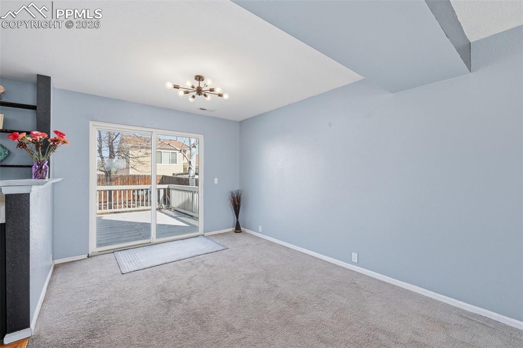 Image 7 of 36: Dining Area