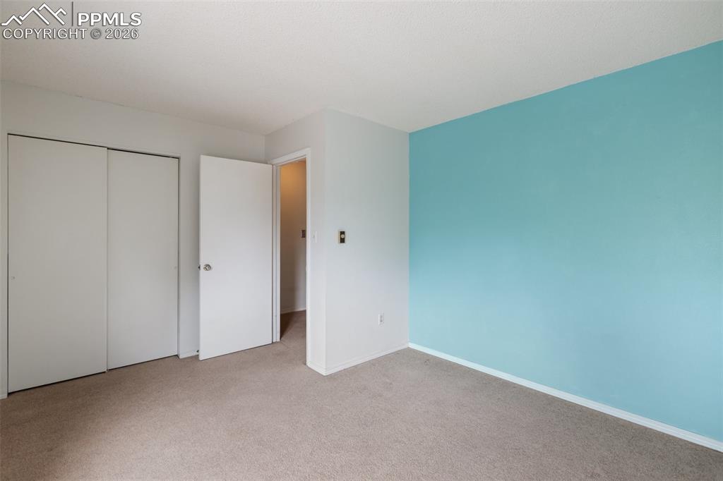 Image 15 of 34: Bedroom