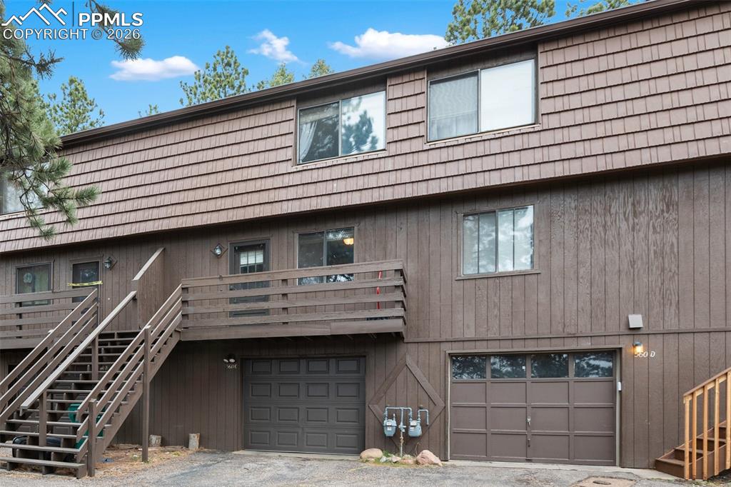 Image 30 of 34: laundry and family or office space