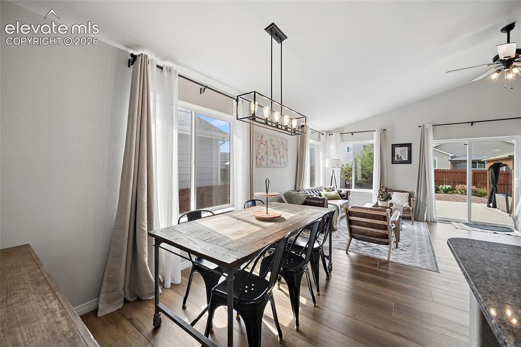 Image 9 of 49: Dining Area
