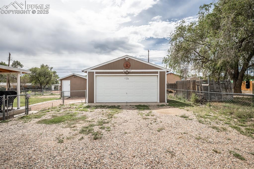 Image 20 of 24: View of detached garage