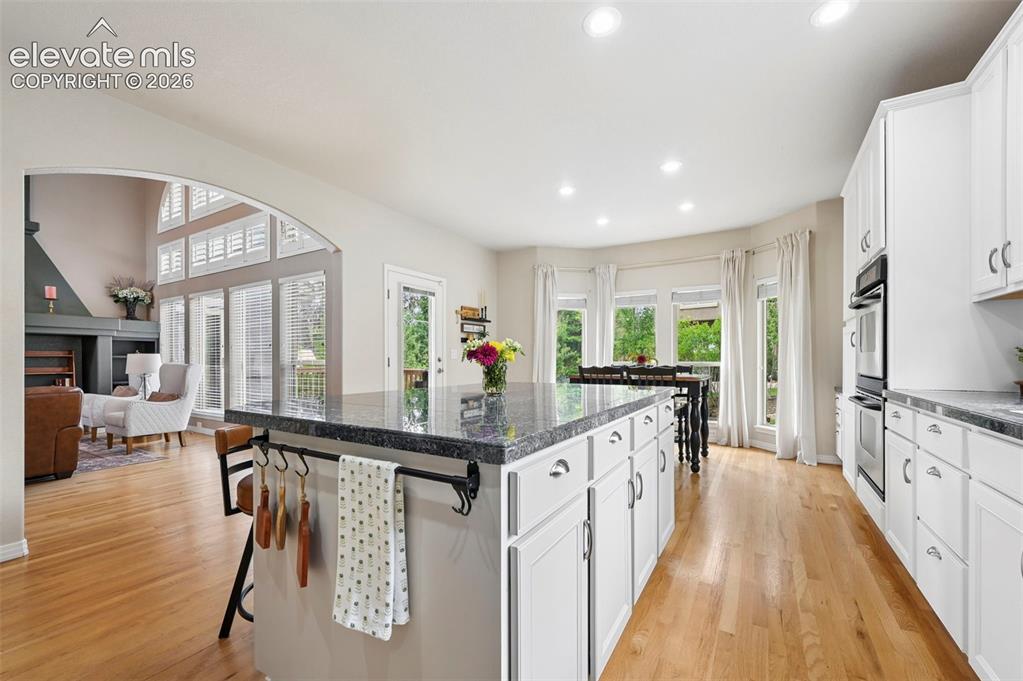 Image 13 of 49: Kitchen