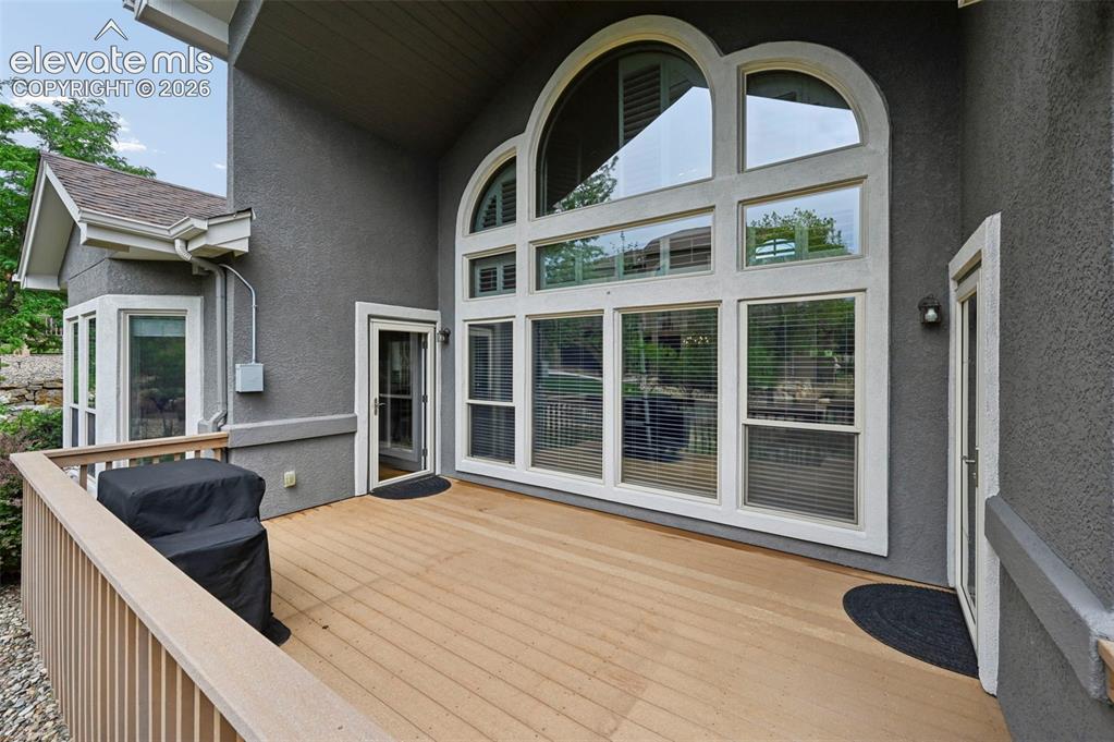 Image 48 of 49: Deck