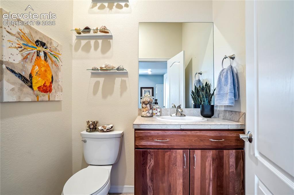 Image 18 of 50: Bathroom