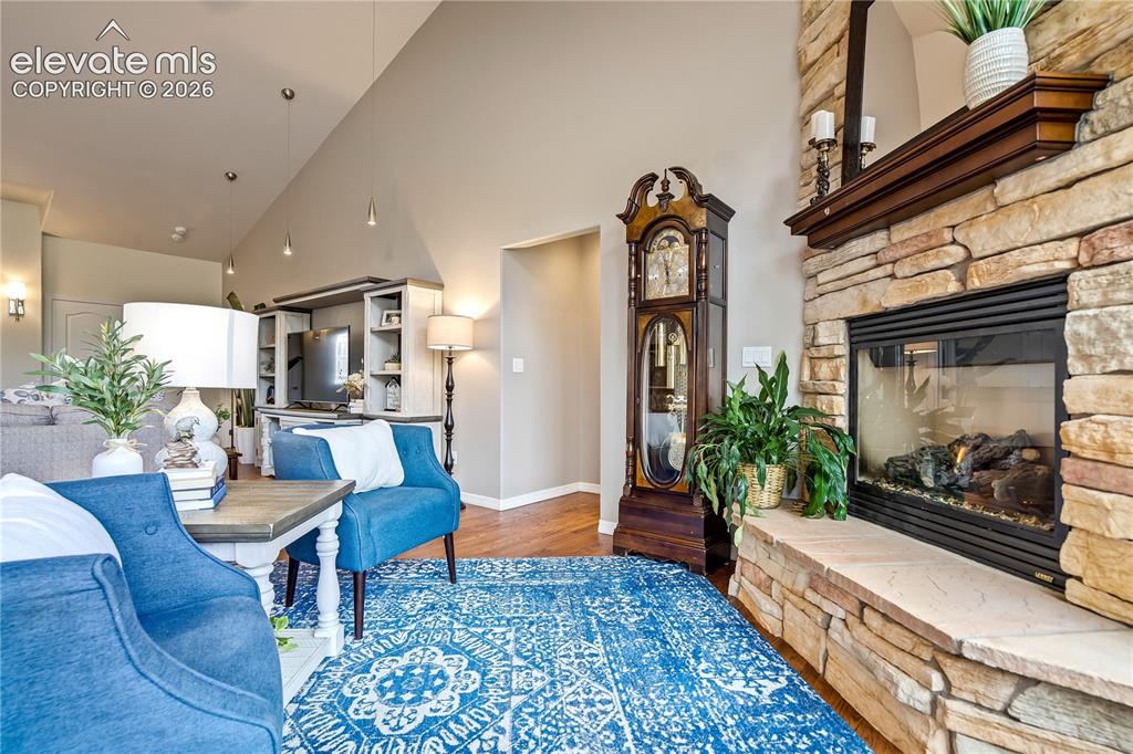 Image 9 of 50: Living Room
