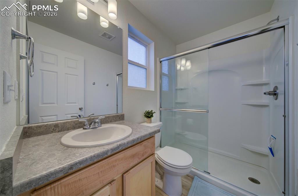 Image 40 of 46: Bathroom