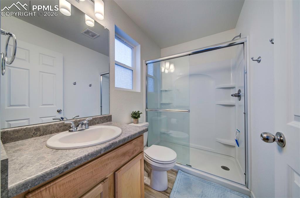 Image 41 of 46: Bathroom