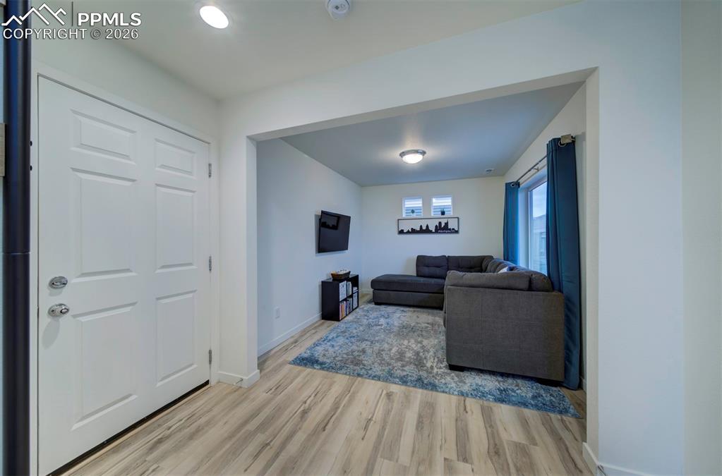 Image 6 of 46: Entry