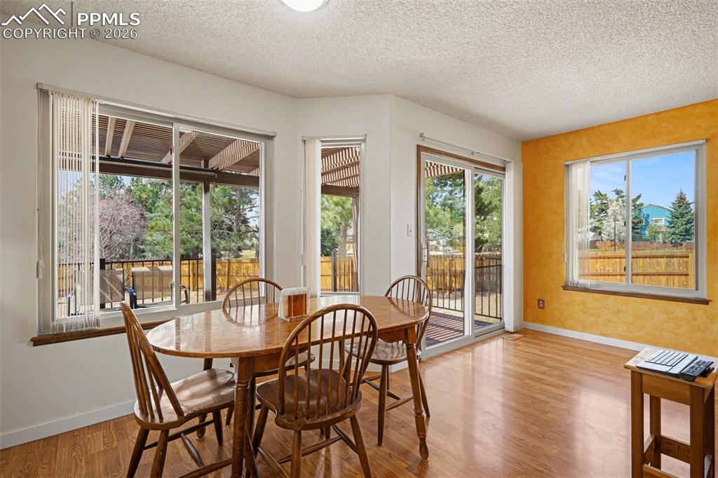 Image 10 of 35: Dining Area