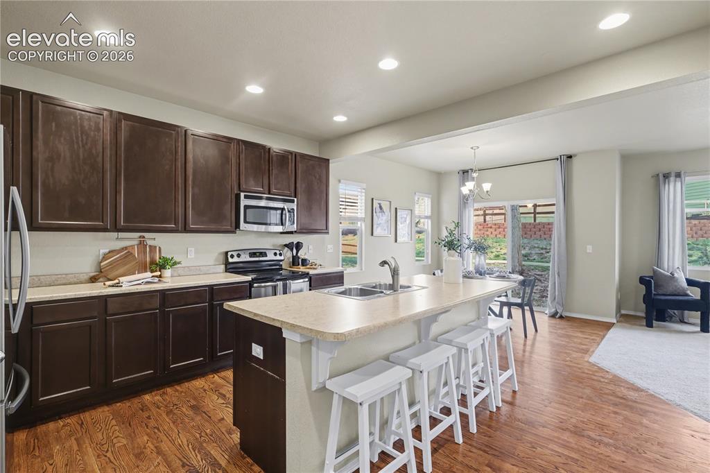 Image 7 of 36: Kitchen