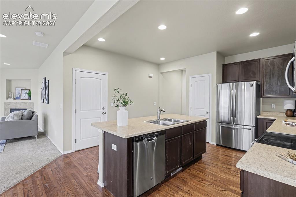 Image 9 of 36: Kitchen