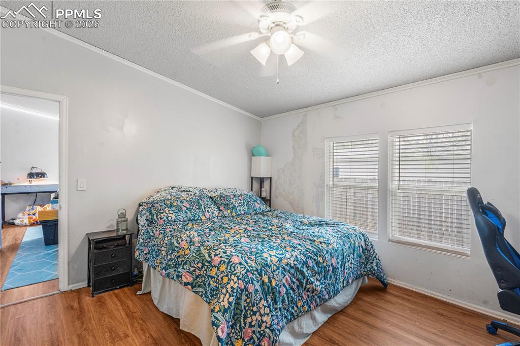 Image 9 of 27: Bedroom