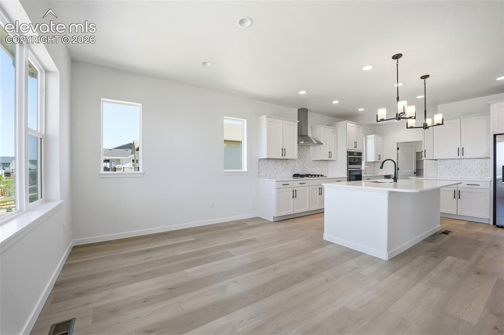 Image 12 of 42: Kitchen