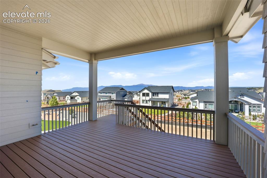 Image 39 of 42: Deck