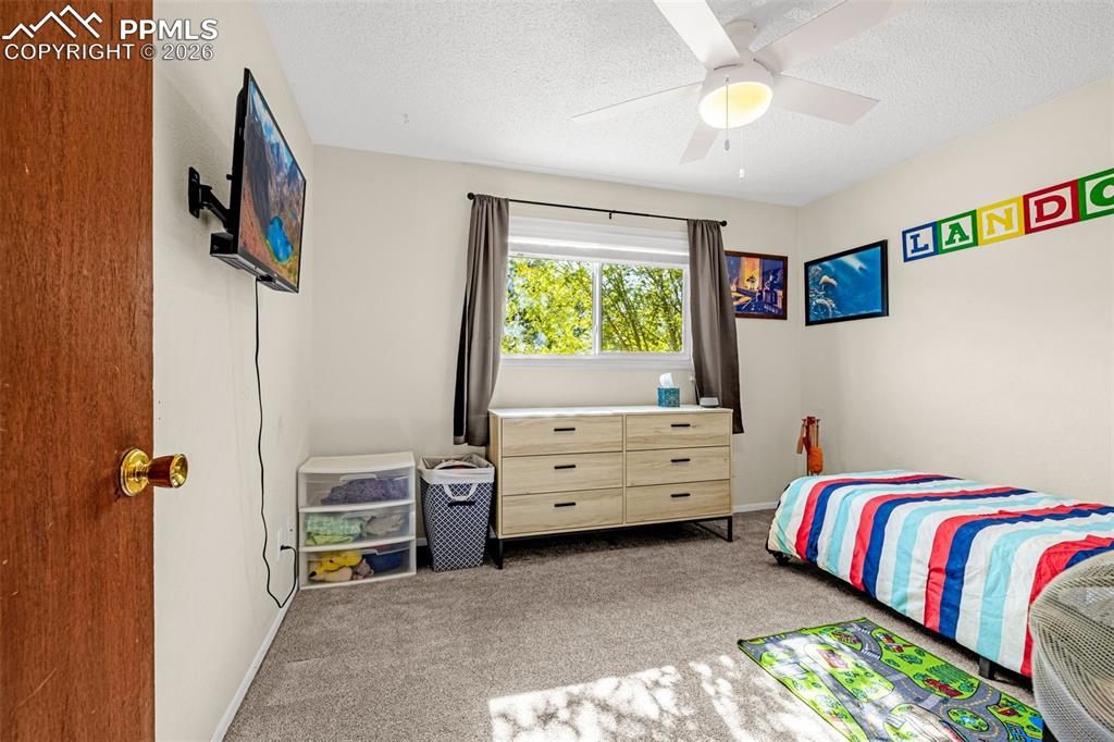 Image 11 of 31: Bedroom