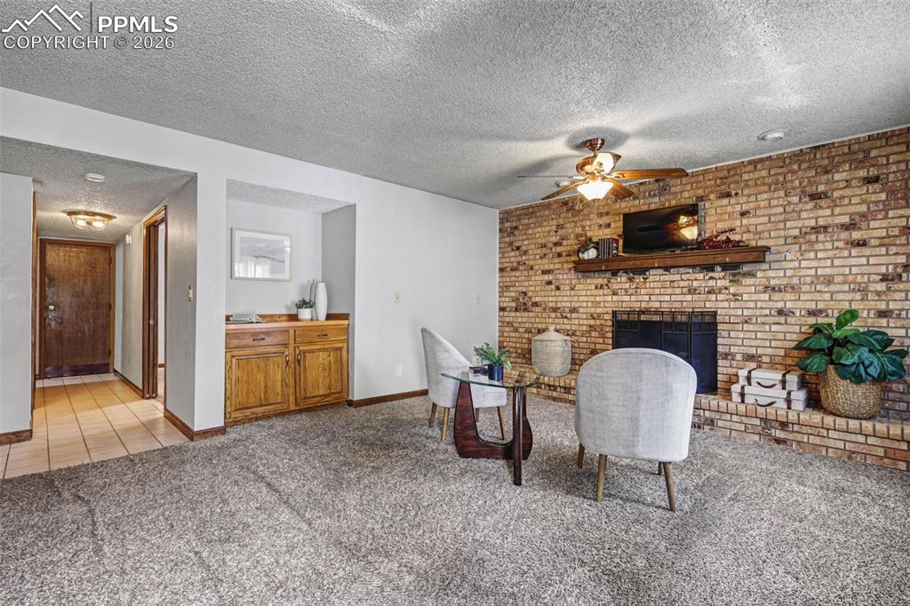 Image 14 of 44: Living Room