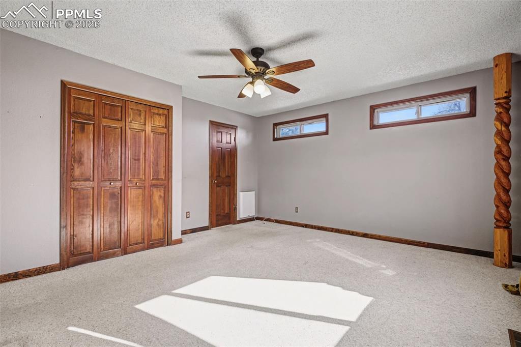 Image 17 of 44: Bedroom