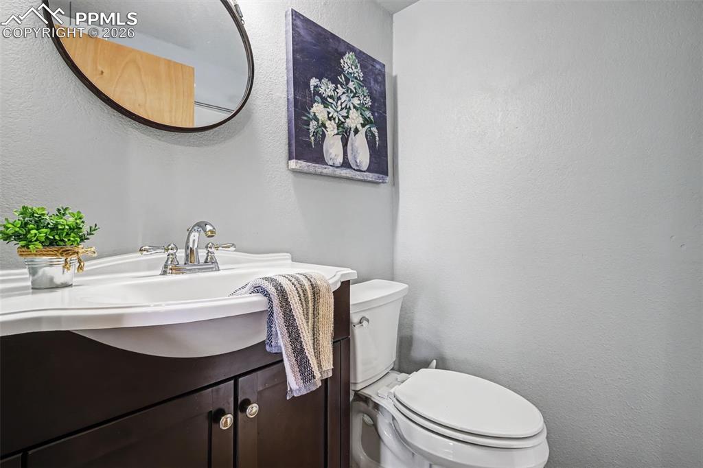 Image 29 of 44: Bathroom