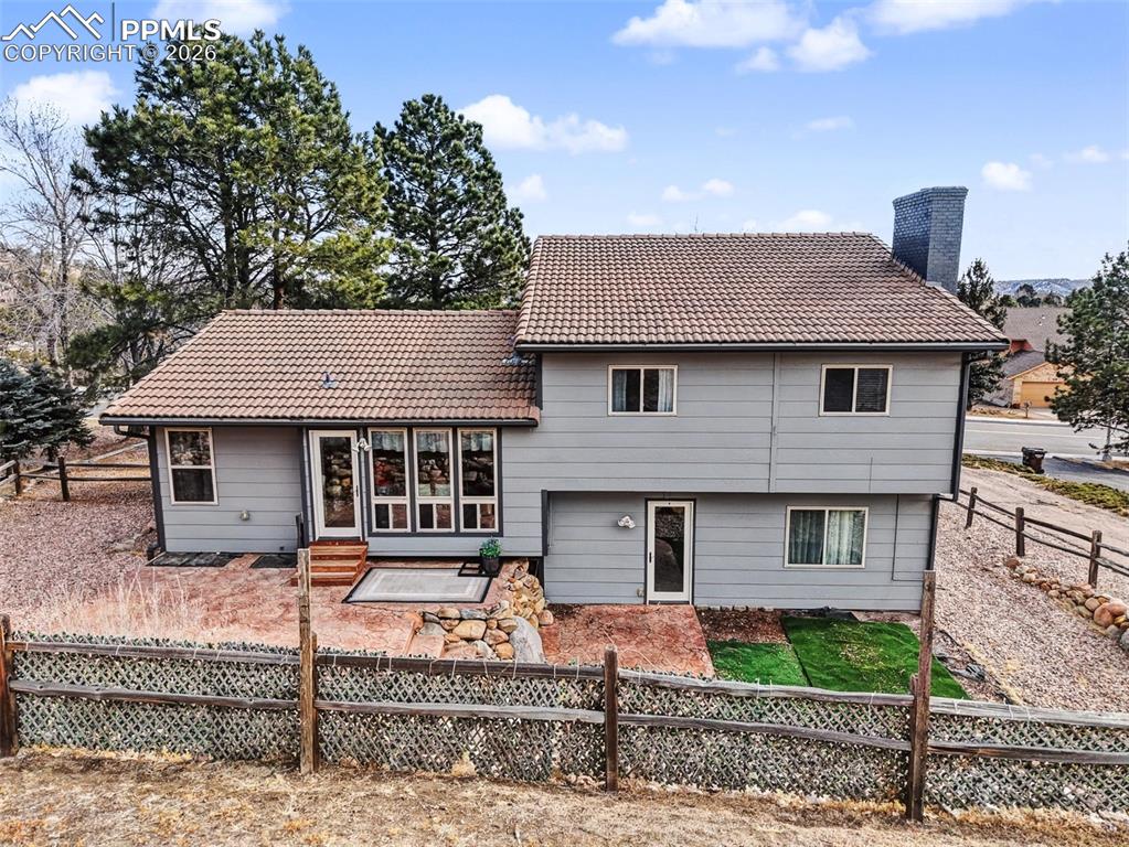 Image 37 of 44: Back of Structure