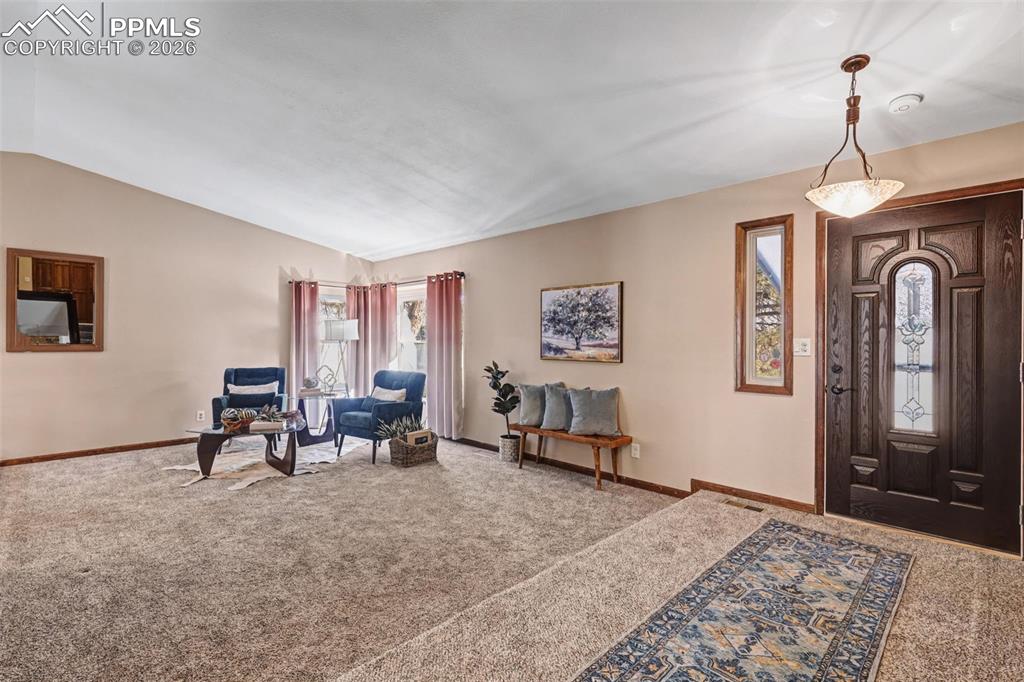 Image 4 of 44: Entry