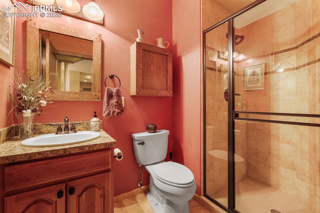 Image 15 of 38: Bathroom