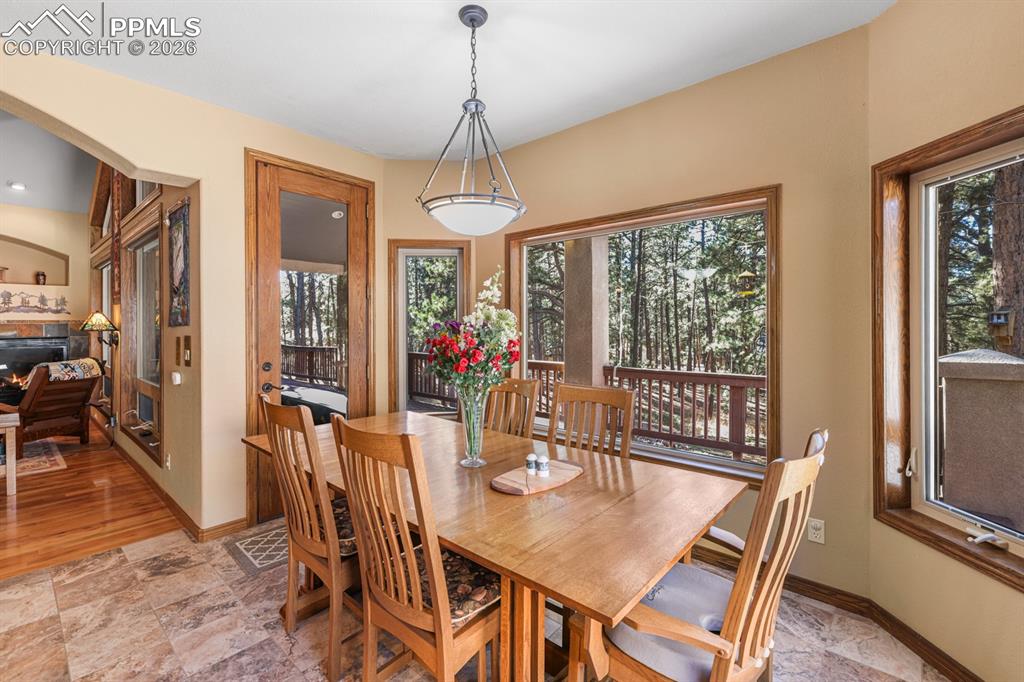 Image 23 of 38: Dining Area