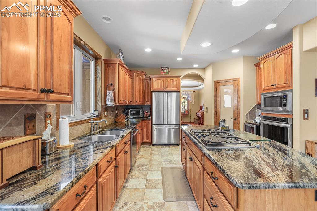 Image 4 of 38: Kitchen