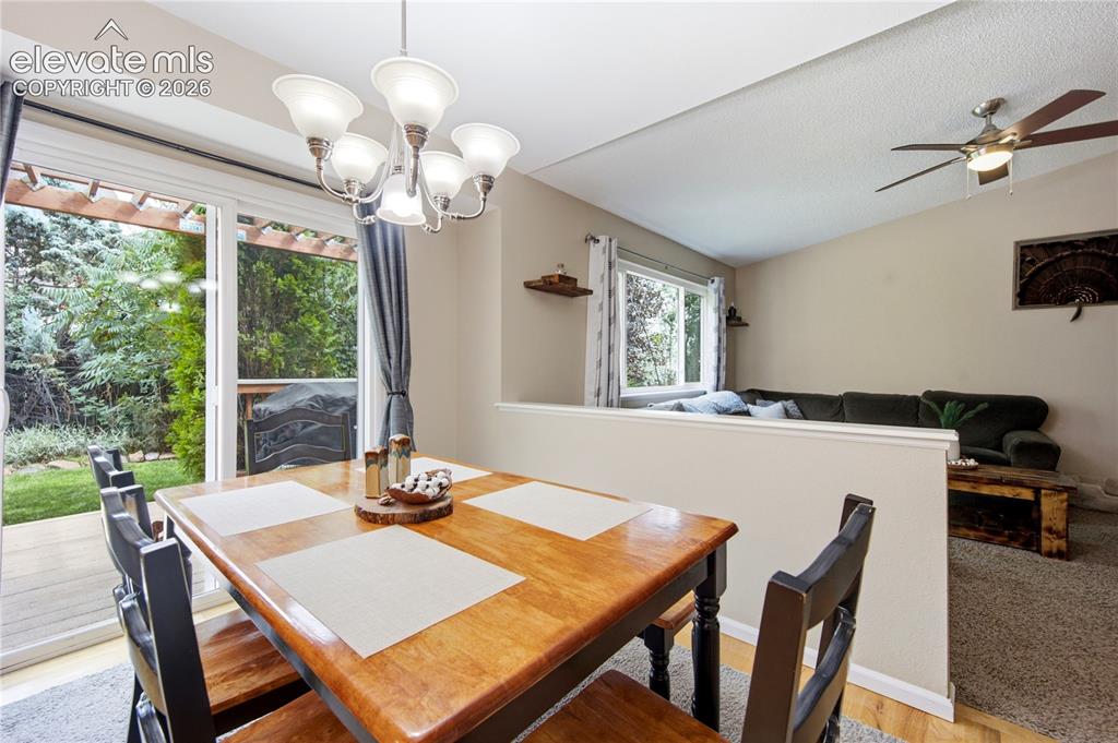 Image 14 of 49: Dining Area