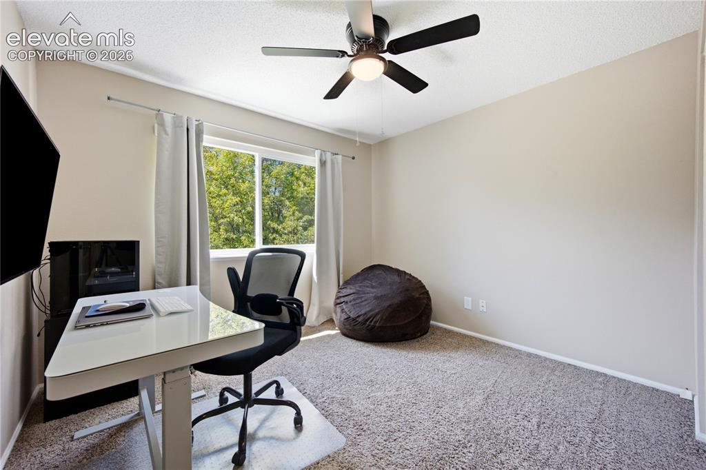 Image 26 of 49: Bedroom/Office