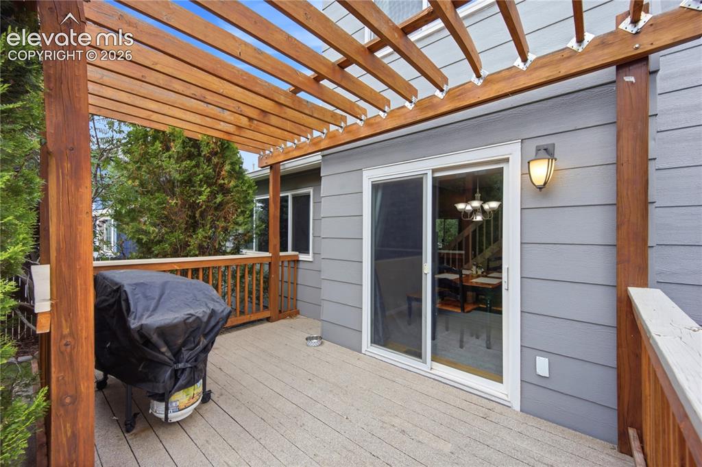 Image 42 of 49: Deck