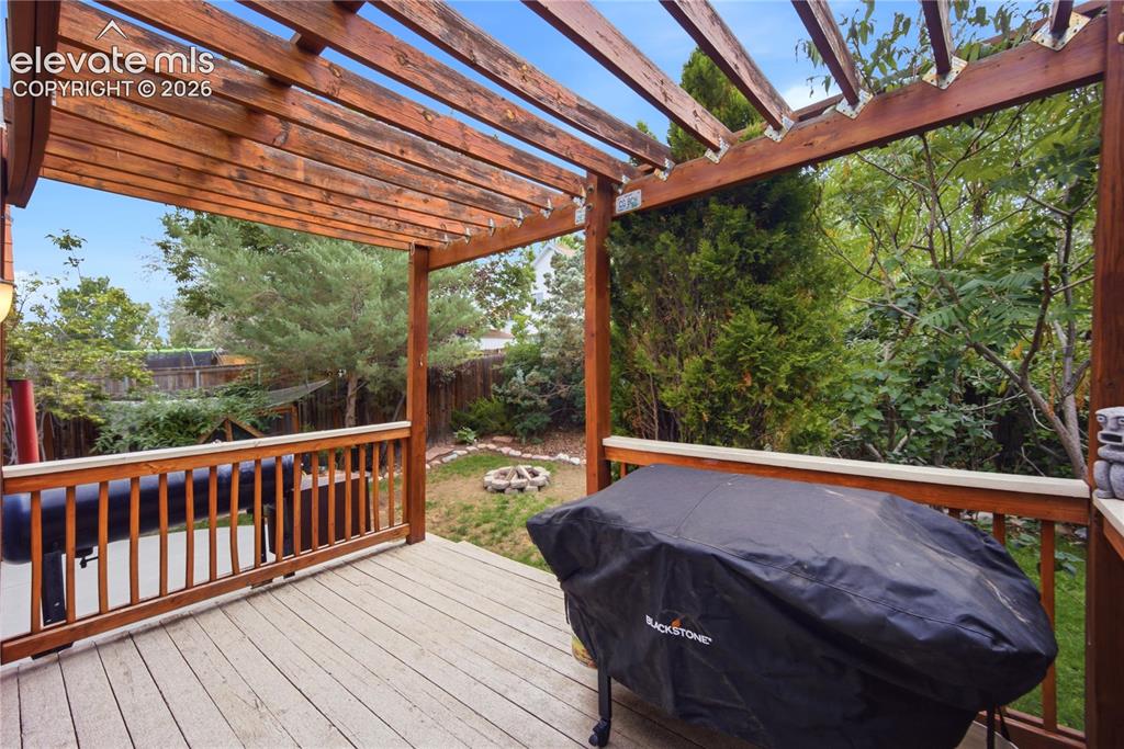 Image 43 of 49: Deck