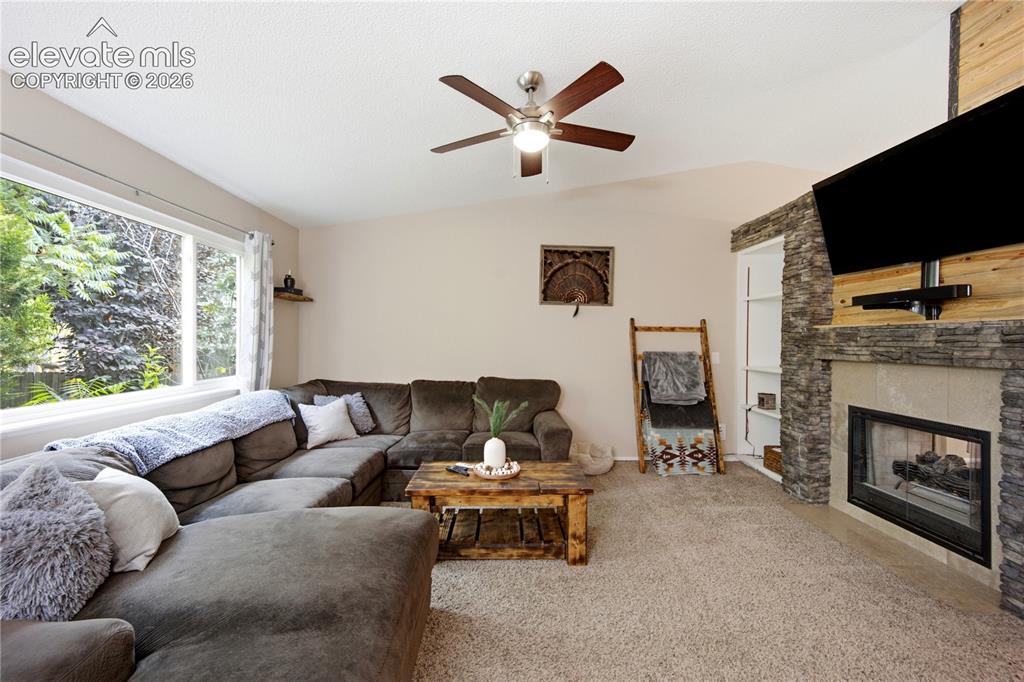 Image 7 of 49: Family Room