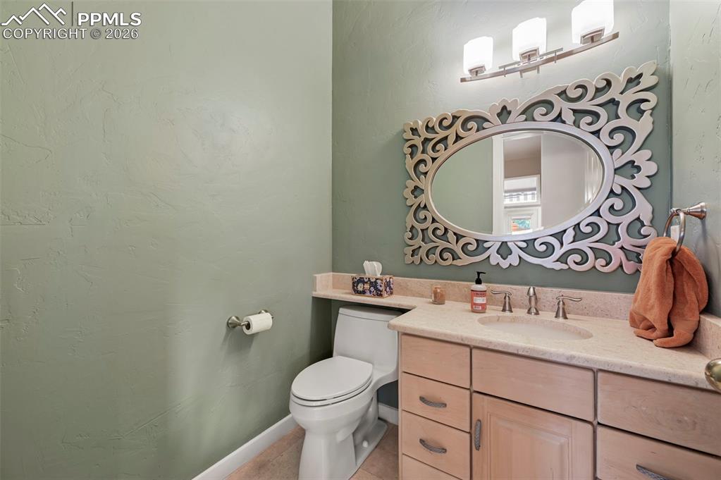 Image 21 of 49: Podwer Room