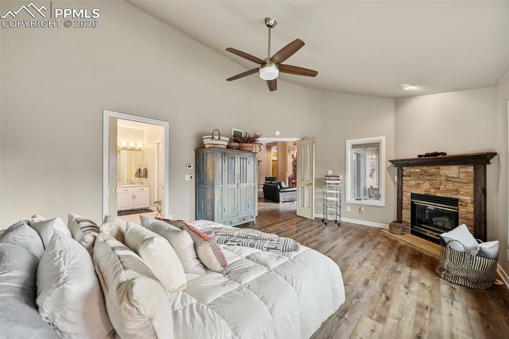 Image 23 of 49: Master Bedroom