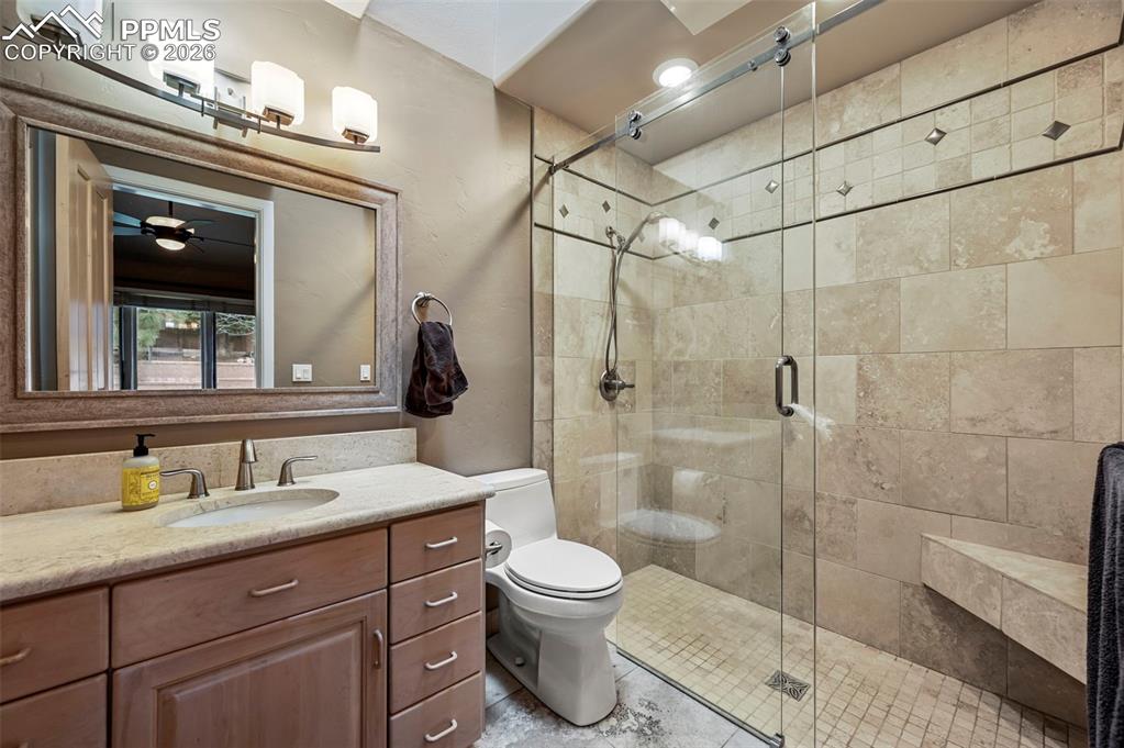 Image 30 of 49: Bathroom