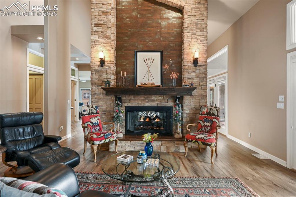 Image 6 of 49: Great Room