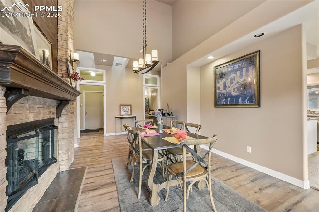 Image 9 of 49: Dining Area