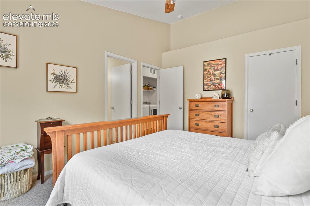 Image 16 of 25: Bedroom