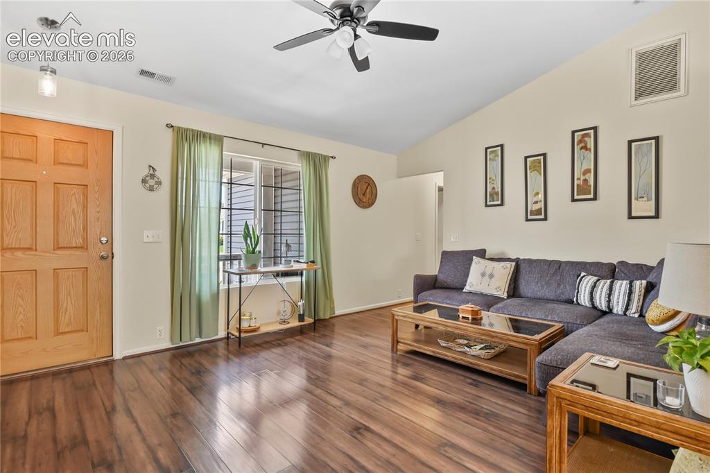 Image 7 of 25: Living Room