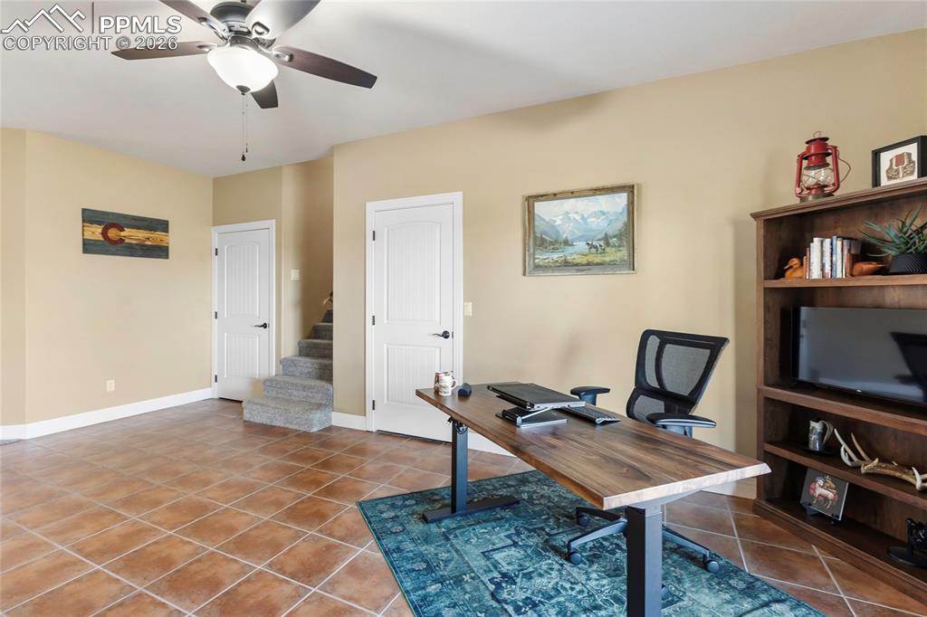 Image 26 of 33: Great space for fun, work or home gym