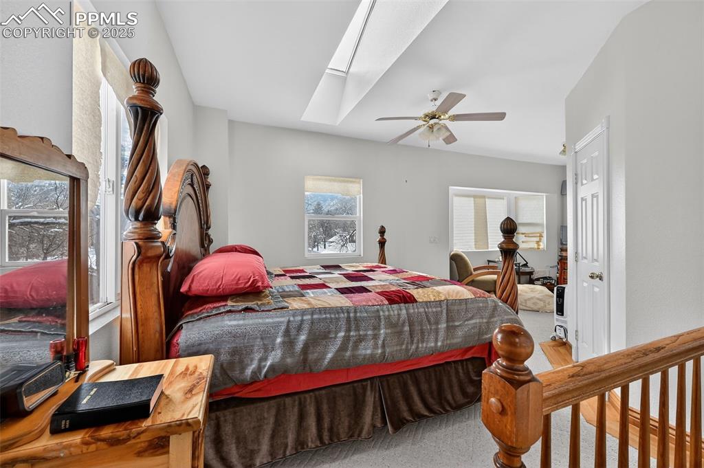 Image 25 of 44: Bedroom