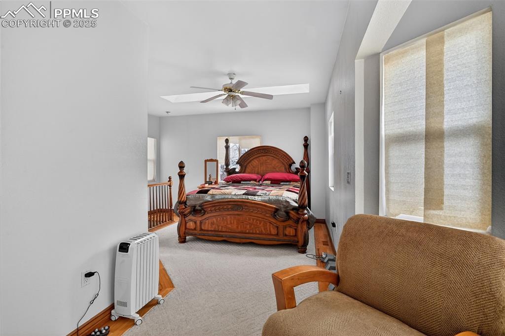 Image 26 of 44: Bedroom