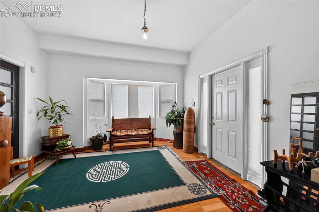 Image 4 of 44: Entry