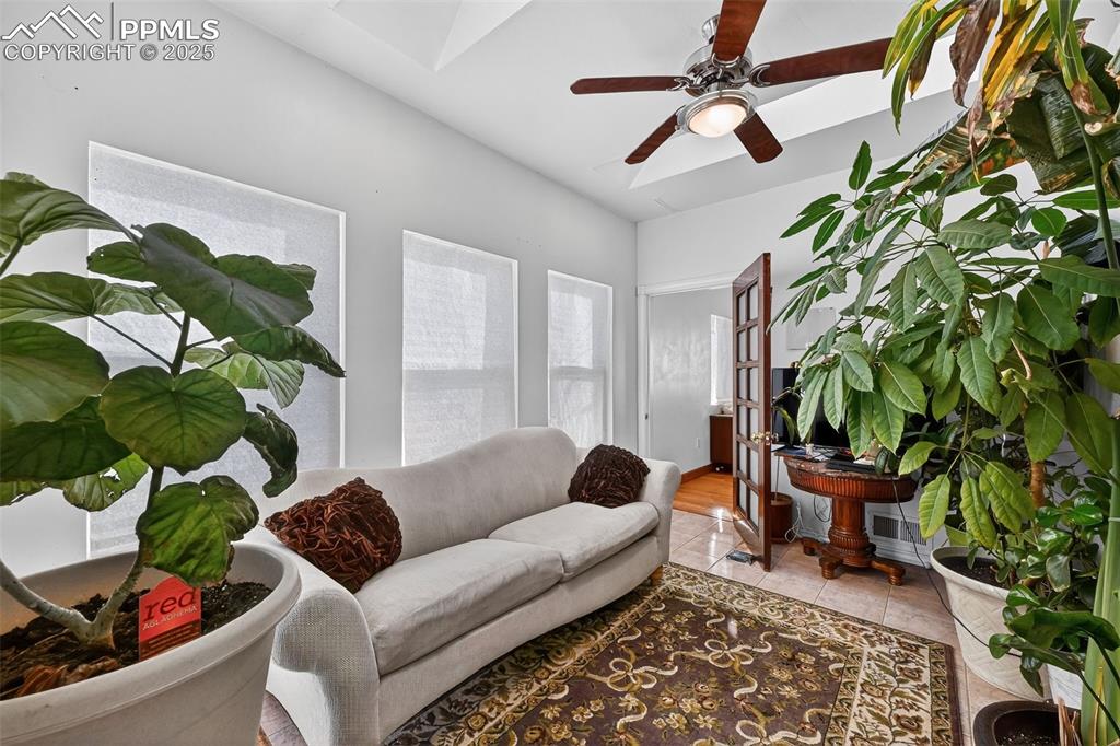 Image 7 of 44: Living Room