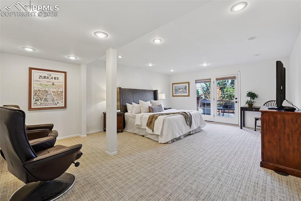 Image 17 of 50: Large main level flex space. Can be a den, office or bedroom