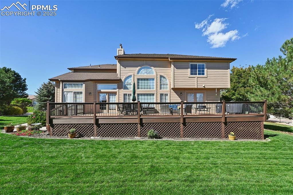 Image 25 of 50: Back of Structure