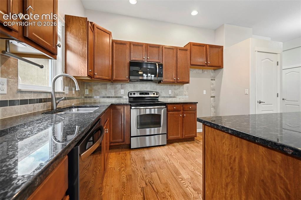 Image 11 of 37: Kitchen
