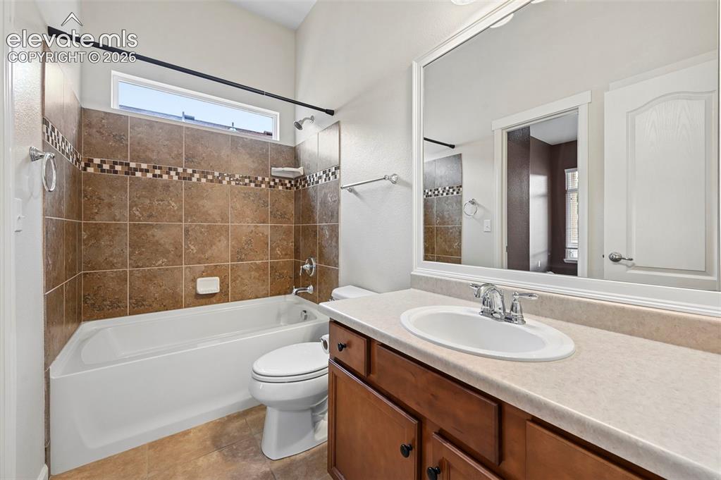 Image 6 of 37: Bathroom