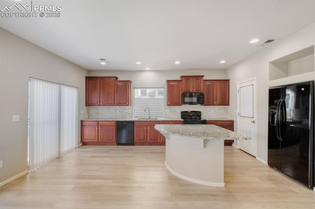 Image 11 of 37: Kitchen