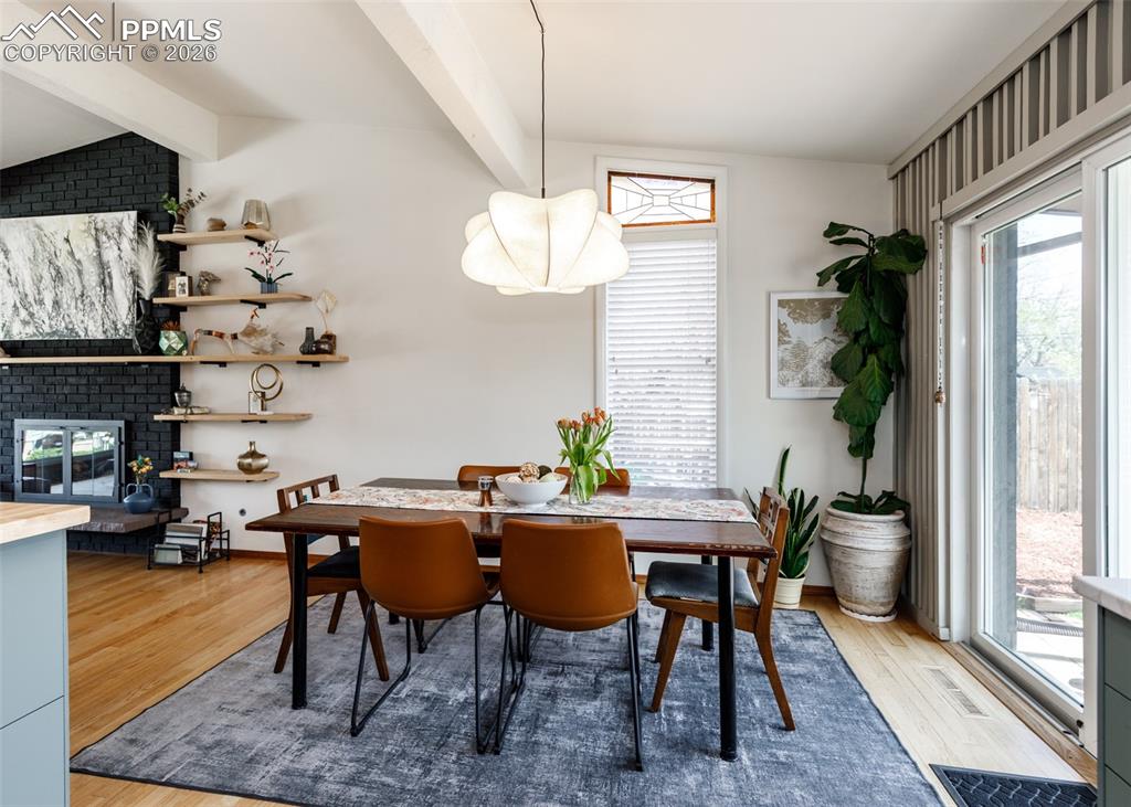 Image 13 of 50: Dining Area